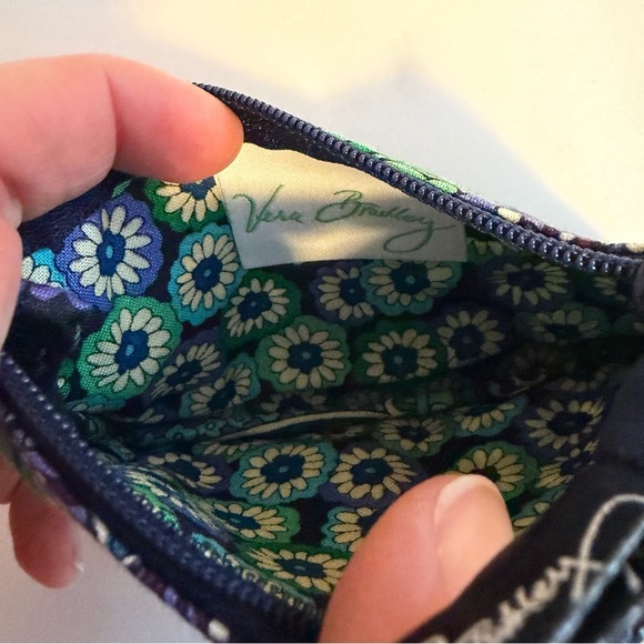 Vera Bradley Zip ID Case in the retired "Rhythm & Blues" - Picture 4 of 4